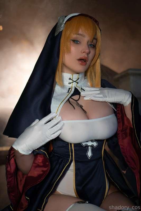 One of my favorite photo shoots with a nun! 🖤 