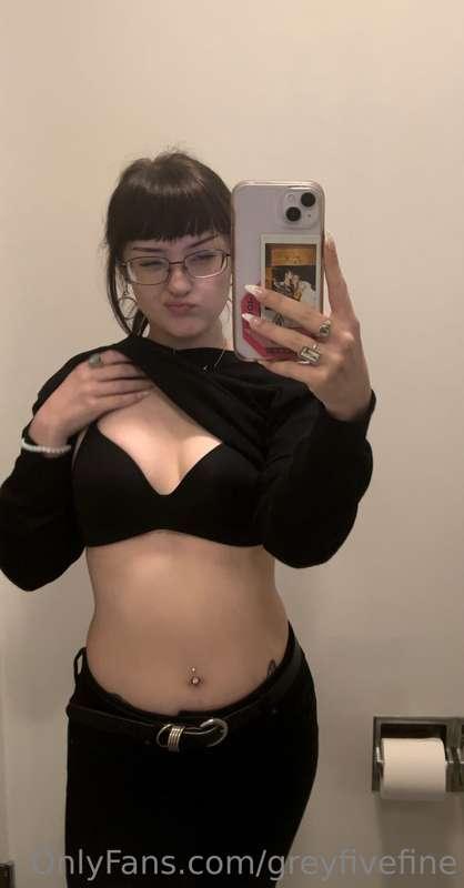 Swipe to be flashed on my work bathroom
*bonus points if you..