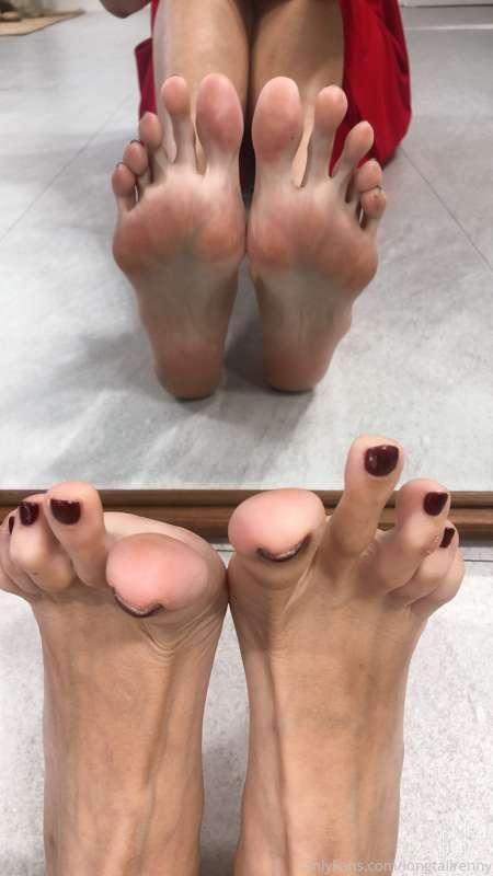 💋👣