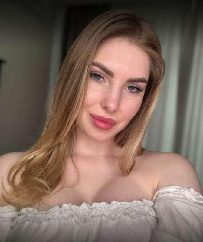💄I'm experimenting with makeup! What do you think about this..