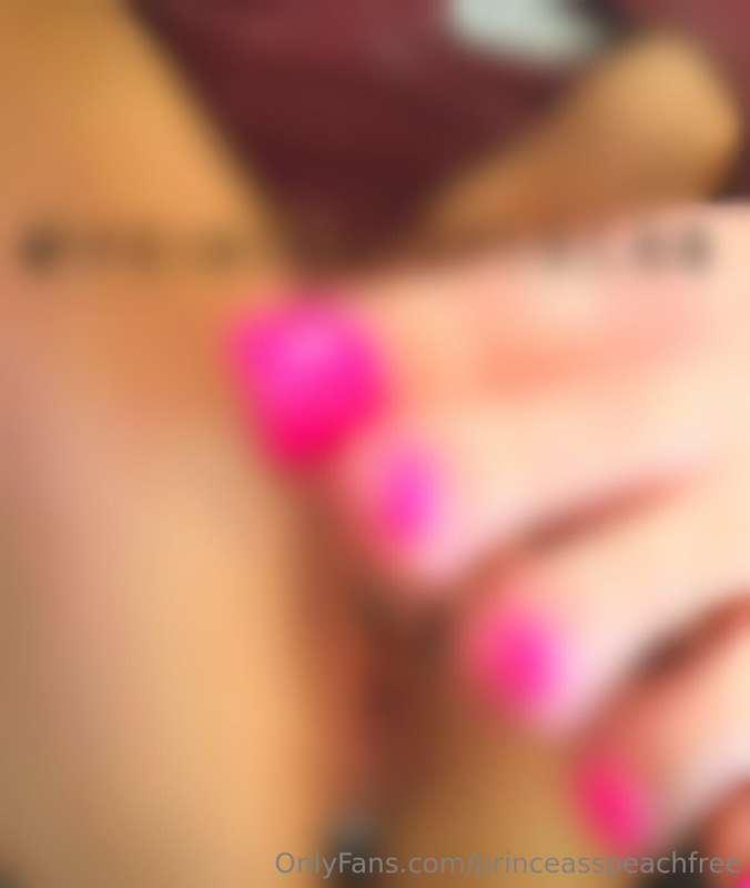 I need my pussy filled up😩 any takers ?