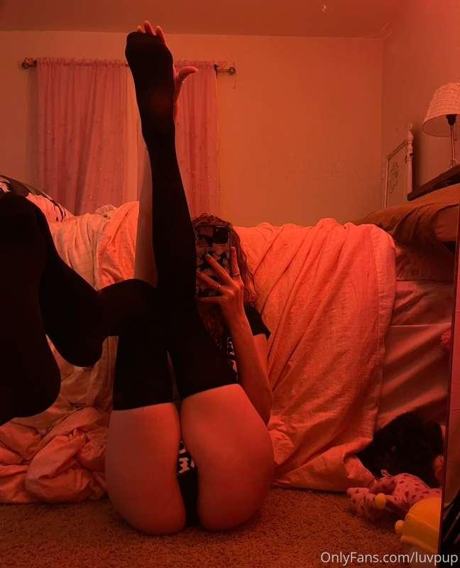 mind if I stretch >-