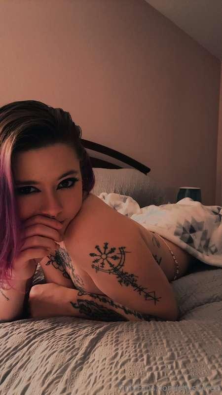 Don't you want to see what's underneath?Tip $3 and I'll show..