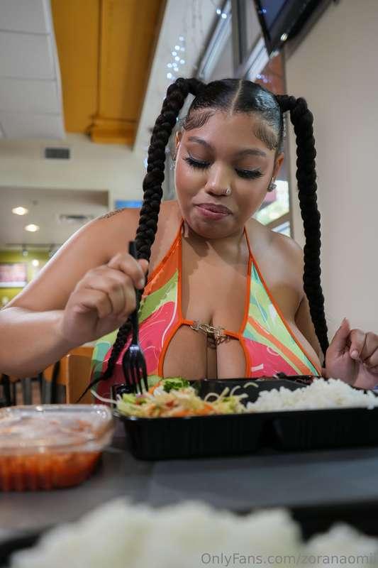Is it lunch time where your at...? 😋