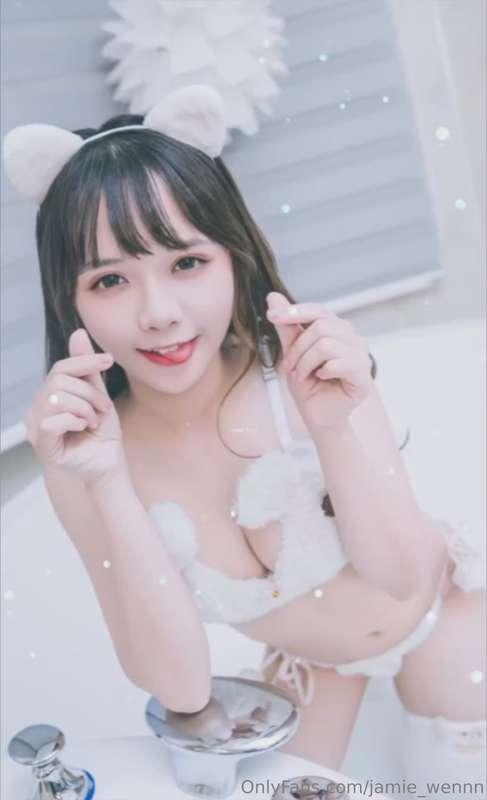 Feeling cute with my new costume 🥰