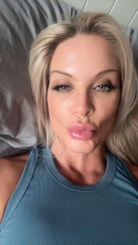 💋💋💋