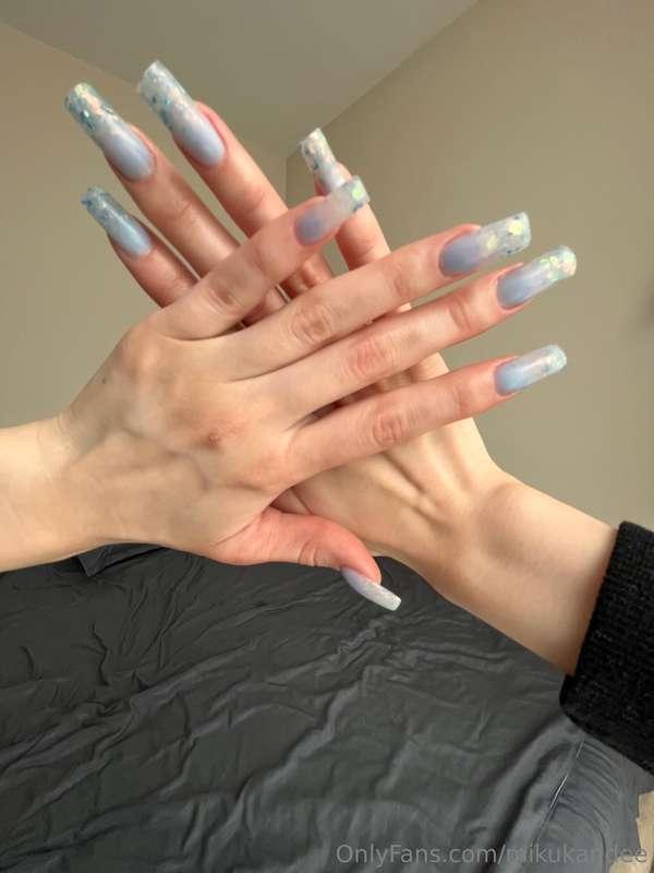 my new manicure🤤💅
hand fetishists, are you here?😈