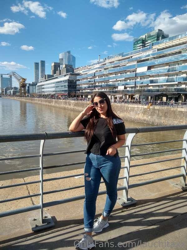 Darling, I'm a hot Argentine ready to fulfill your wishes.....