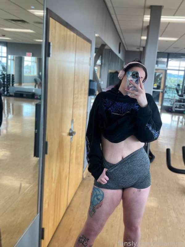 Abs and whatever 💪🏻

#fyp #tall #tallgirl #goth #gothgirl #altgirl #alternative #purplehair #thicc #abs #fitness #muscles #muscular #gym #workout #musculargirl #musclemommy #thighs #legs #longlegs #thiccthighs #tummy #stomach #shorts #tattoos #inked #flashing