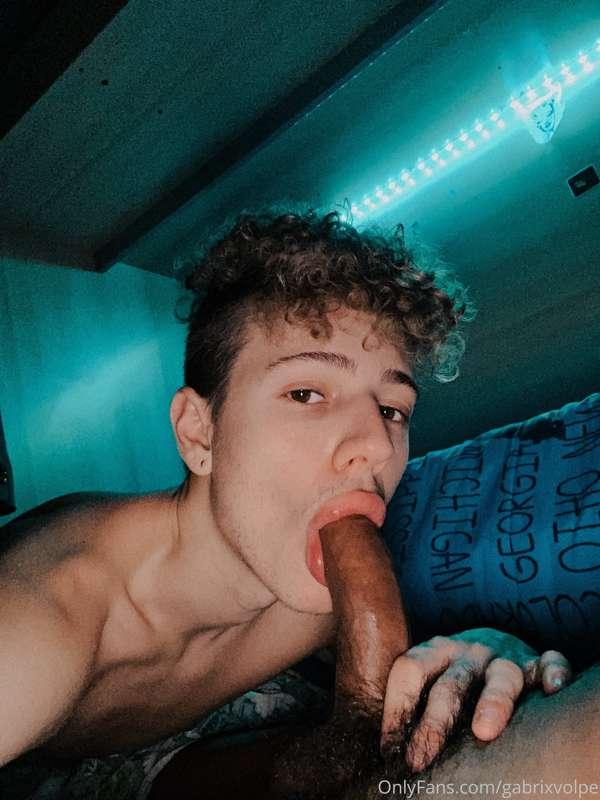 I’m taking a poll to let you decide where should I get cum i..