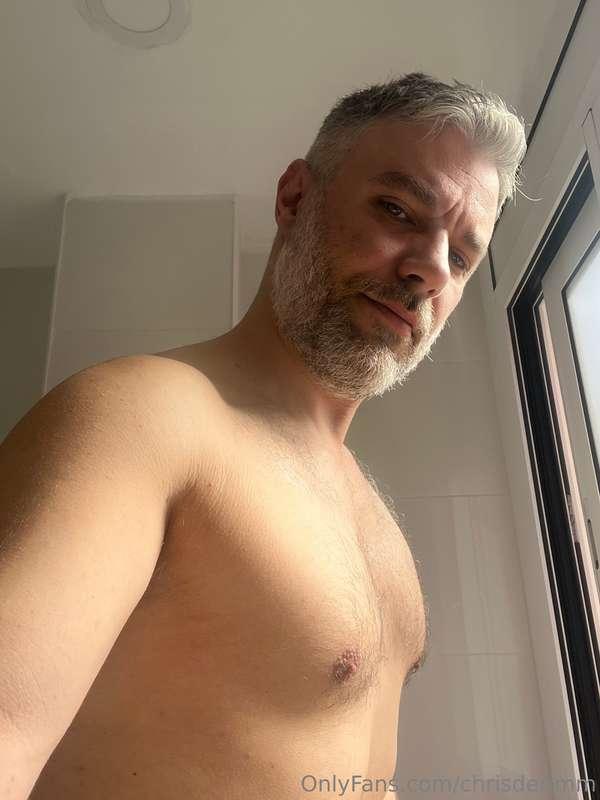 Daddy’s chest got bigger 😏Will you make other stuff grow? 😈