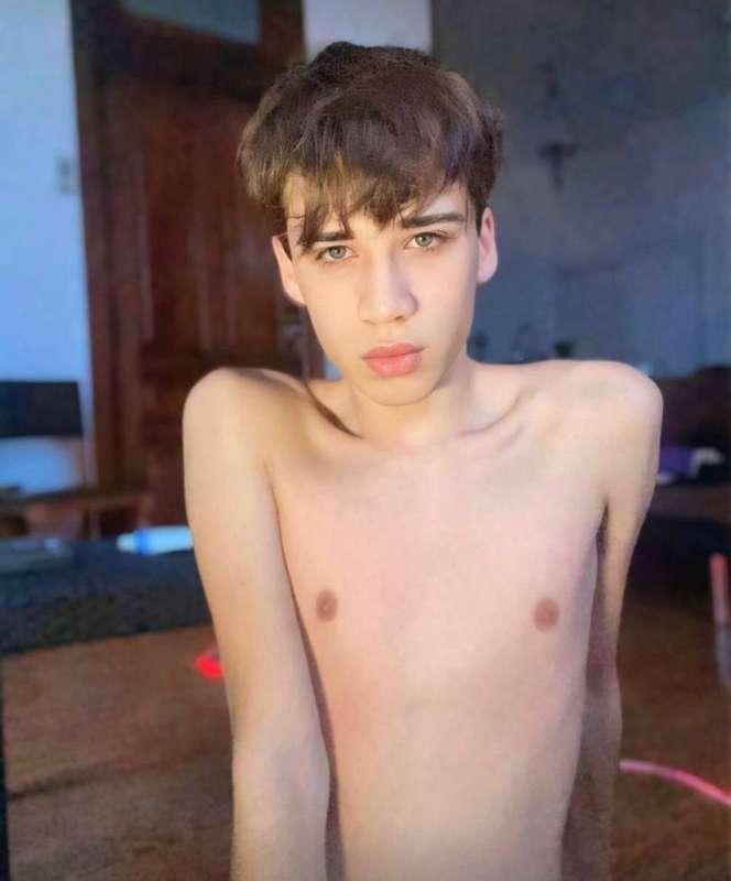 🔥FREE ACCESS NOW🔥Hey babe, I’m @kevvoff — your next obsessio..