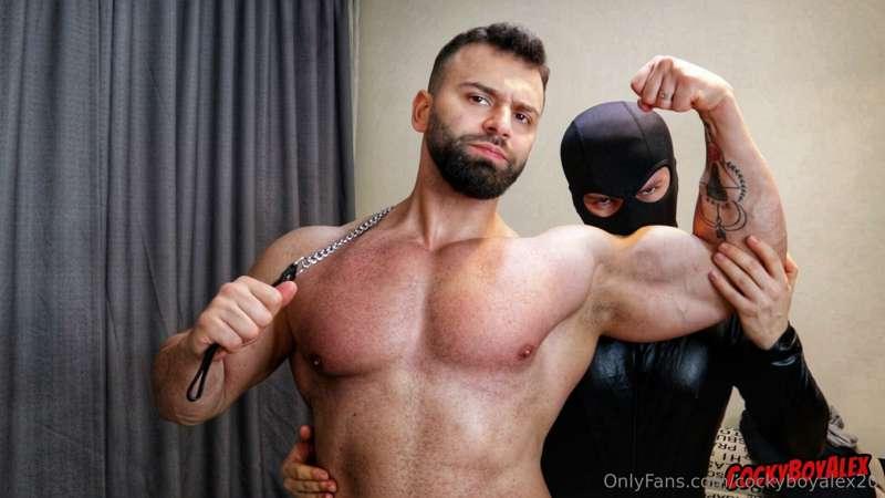 He defently loves my biceps @slave4masterss ‼️🔥