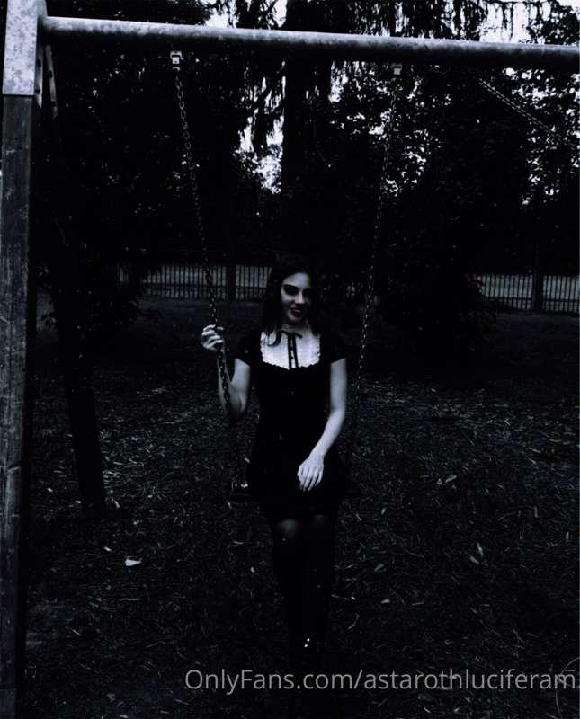 🌑🦇