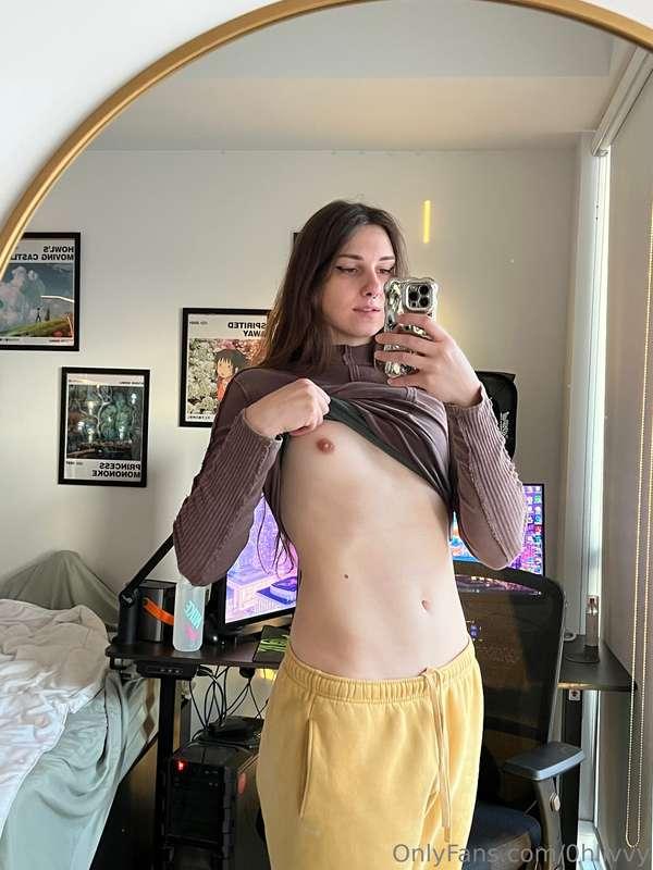 my nipples aren’t the only things i got that are suckable😘