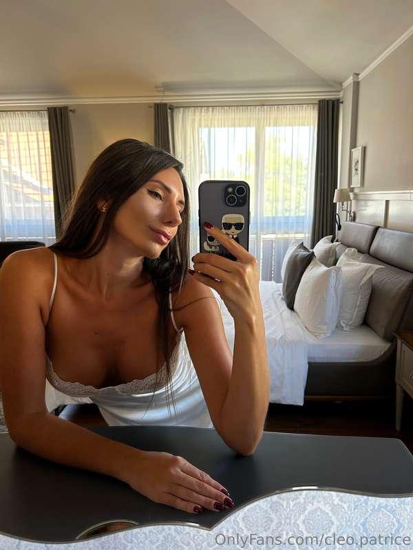 Hotel mornings have their own ritual 🕊️A cup of coffee, the ..