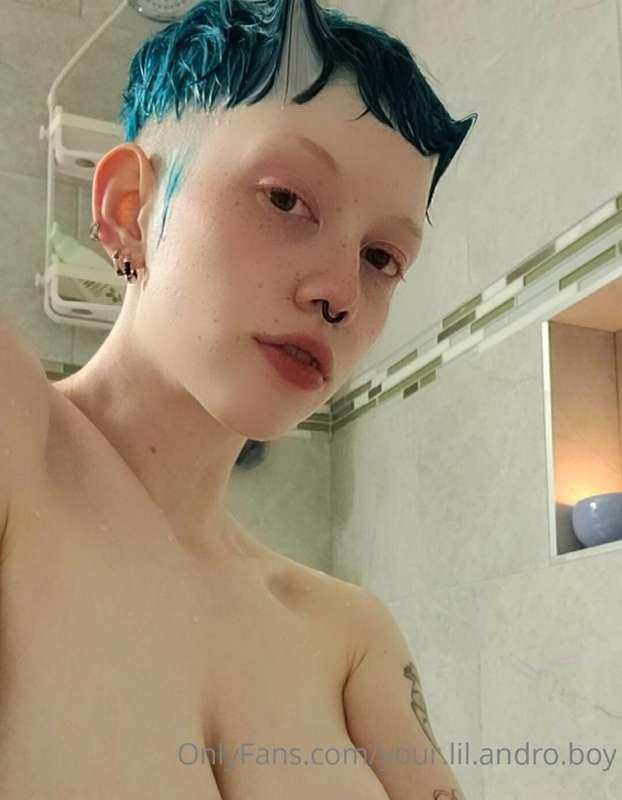 I love a good bath and a demon for filter 😈