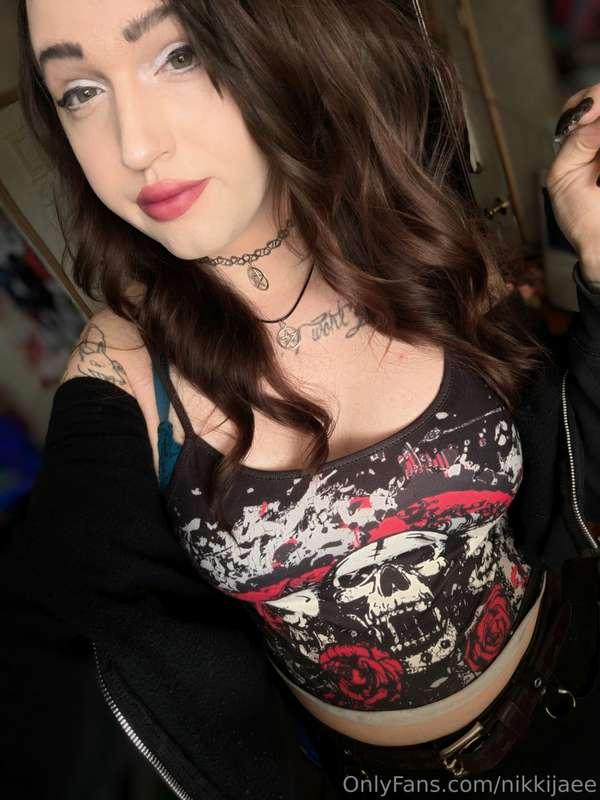 nikkijaee image #0