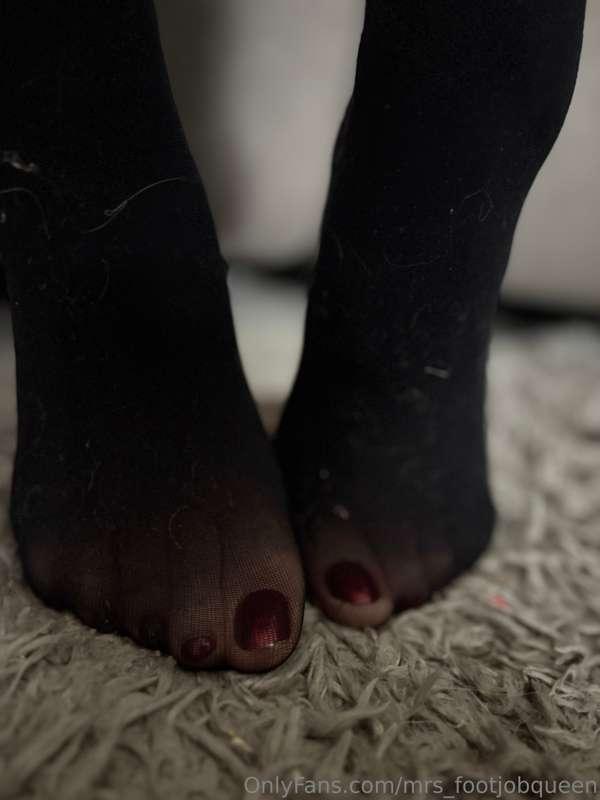 mrs_footjobqueen image #16