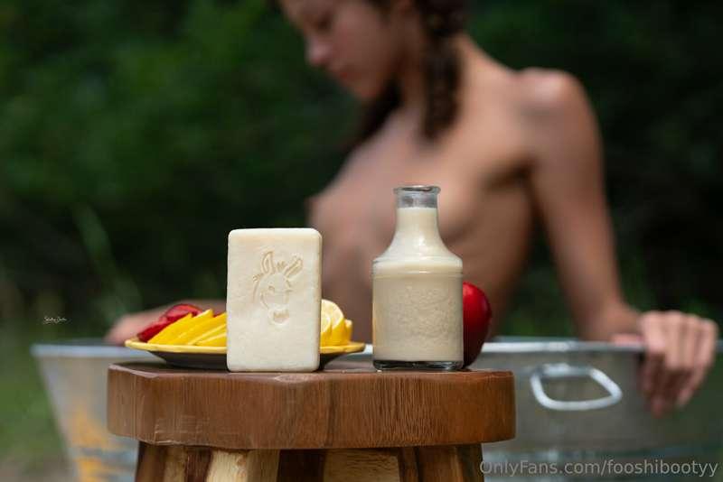 Oat milk , strawberries , and lemon with donkey milk soap… t..