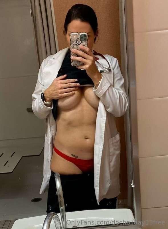 docholiday13free image #0