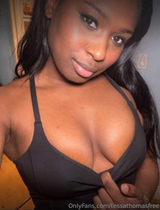 Do they look soft enough to sleep on… or squeeze? 💋