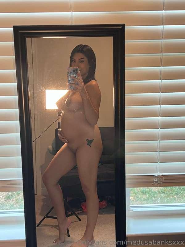 just keep getting bigger 🤰🏽