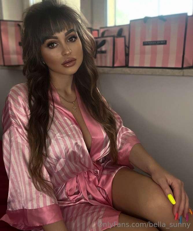 I love shopping so much! I wish I had a nice man who would h..