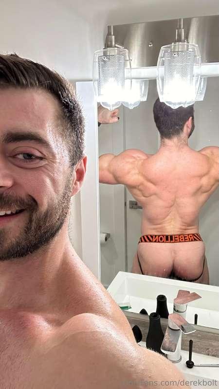 How do you like the view?? 😈