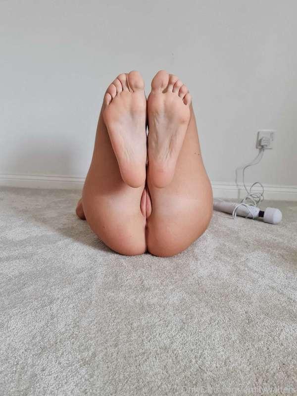 Feet
Ass
Pussy

😈😈