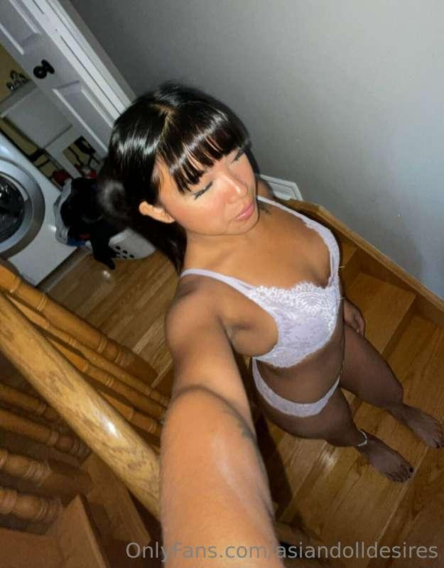 hope everyone likes my new pageee, enjoy this tight little a..