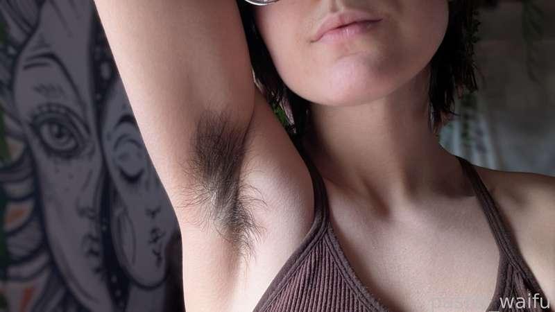 a lil sweaty, take a whiff? 


#pale #petite #brunette #enby #nonbinary #hairy #pits #smelly #sweaty #hairypits #unshaven #allnatural 