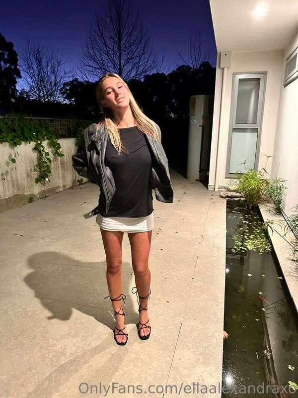 Went out for dinner last night wearing my new heels, comment..