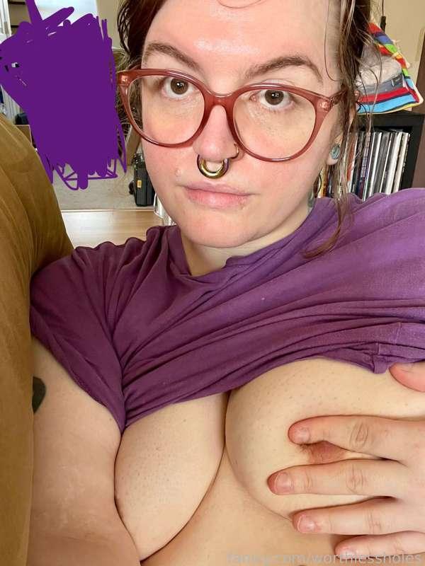 I’ve been cleaning all day long so I’m pretty sweaty and gross, but here’s a rare selfie/boob picture while I take a break. 