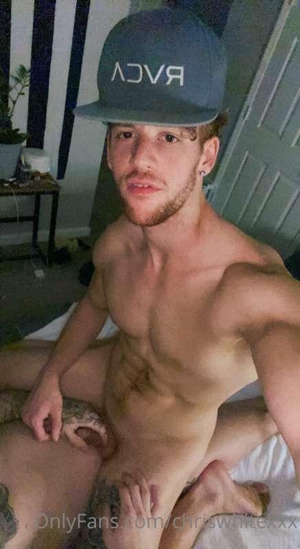 chrisbonewhiite image #0