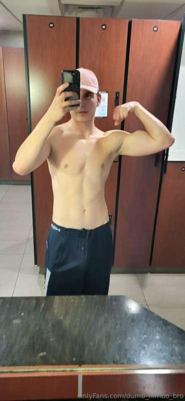 dumb_himbo_bro image #1