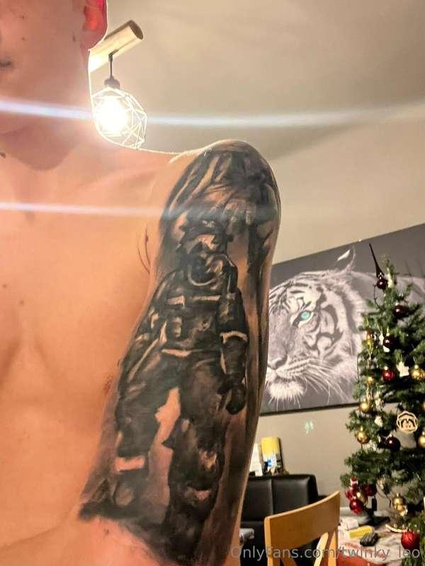 Ich bin gerade nach meinem Tattoo gefragt worden. Ich weiß, ..