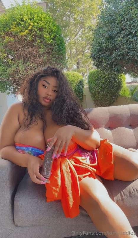 If that was your cock, where would you stick it first? 🍑🥥🥥🥛 ..