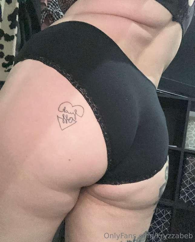 First 10 to tip this get a pussy pic sent to their inbox. 😈