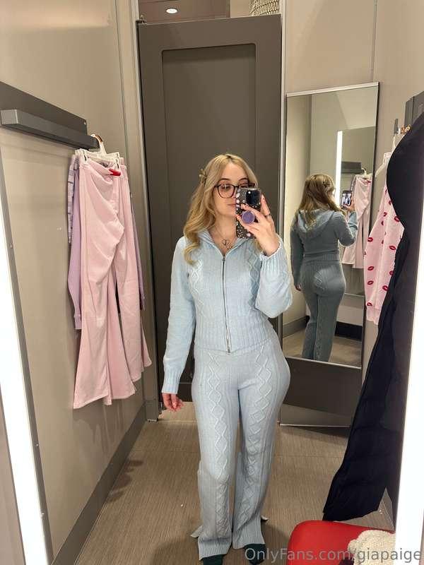 Streaming on twitch tonight! Got myself some nice comfy pjs,..