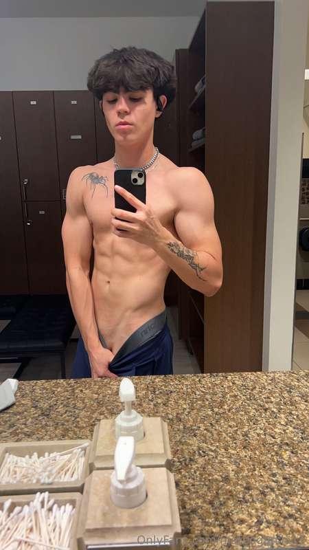 nice little pump after the gym... thinking of pumping someth..
