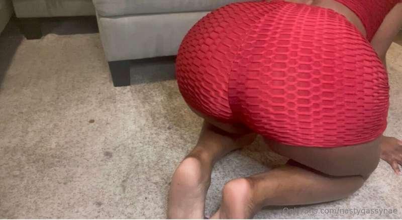 These disgusting ass farts had the whole room smelling like ..