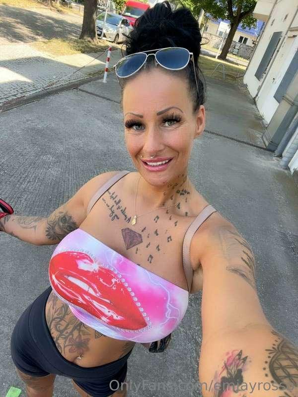 Einen wunderschönen guten Morgen wünsche ich euch.   I wish ..