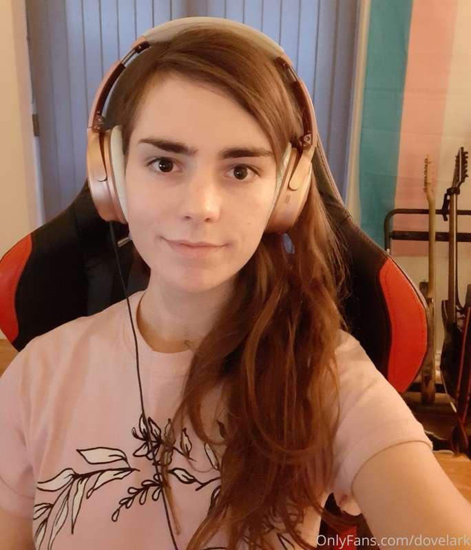 I wanted to post a normal sfw selfie. Hi everyone <3