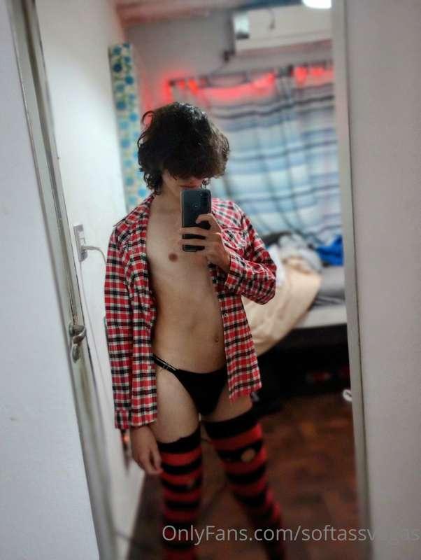 Front... And back... Check my new outfit~