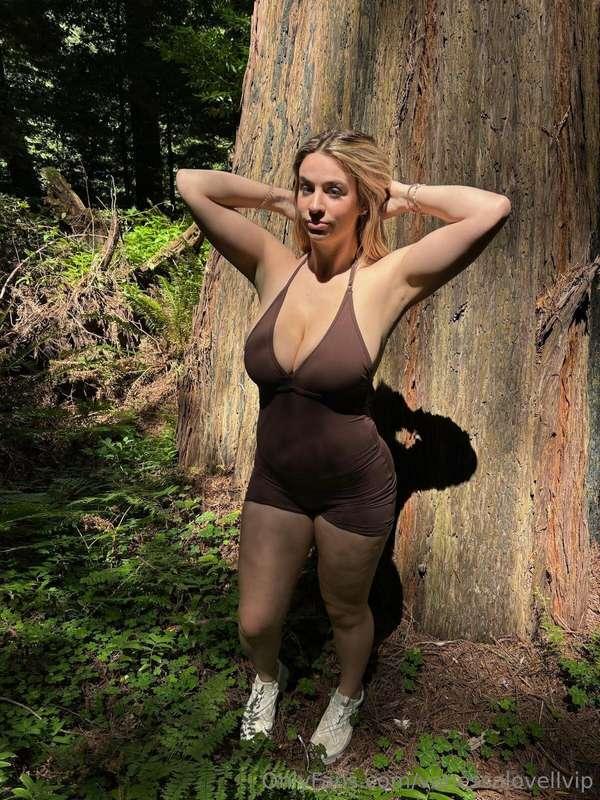 Exploring the woods, and exploring my wild side 🥵