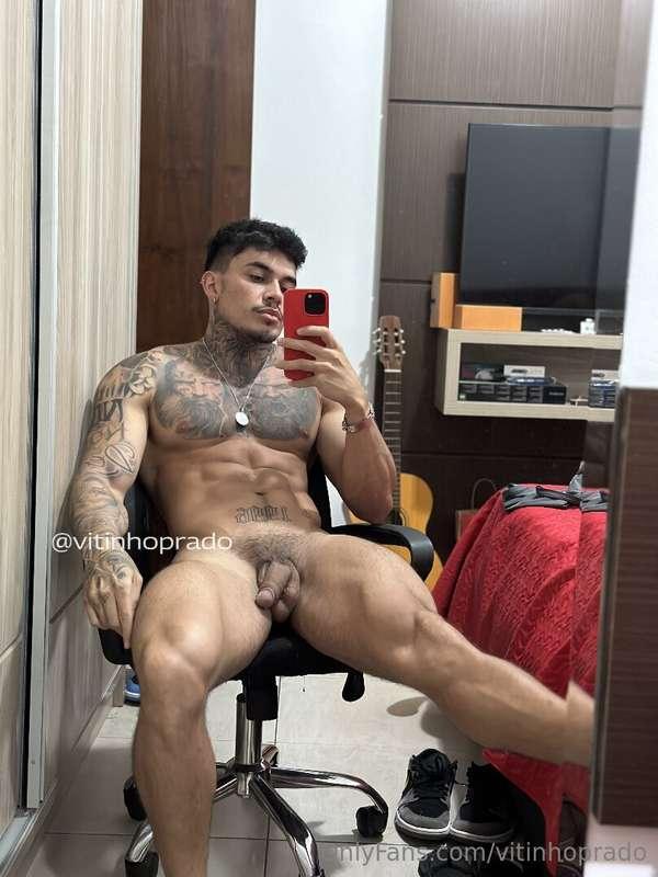 Fotinho pós treino de perna, boa semana pra nós 😉  Post-leg ..