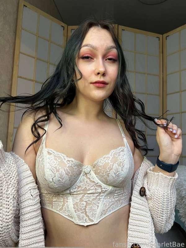 Funny guys make me horny 🙈

#barelylegal #curvy #girlnextdoor #lingerie #teen #young #student #gamer #geek #fyp 