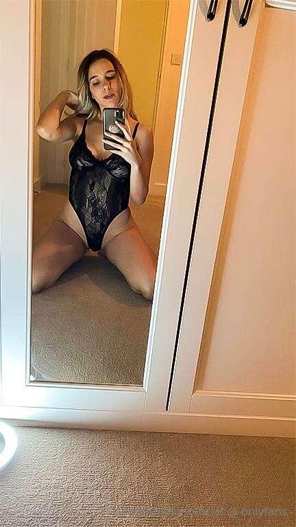 samanthaflairofficial image #11