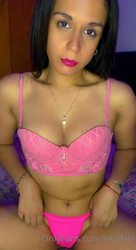 HOW I LOOK IN PINK? 💕💞💓💗💖💝💘👄👅🌺🌸💮🦄🦩🍭👛👙